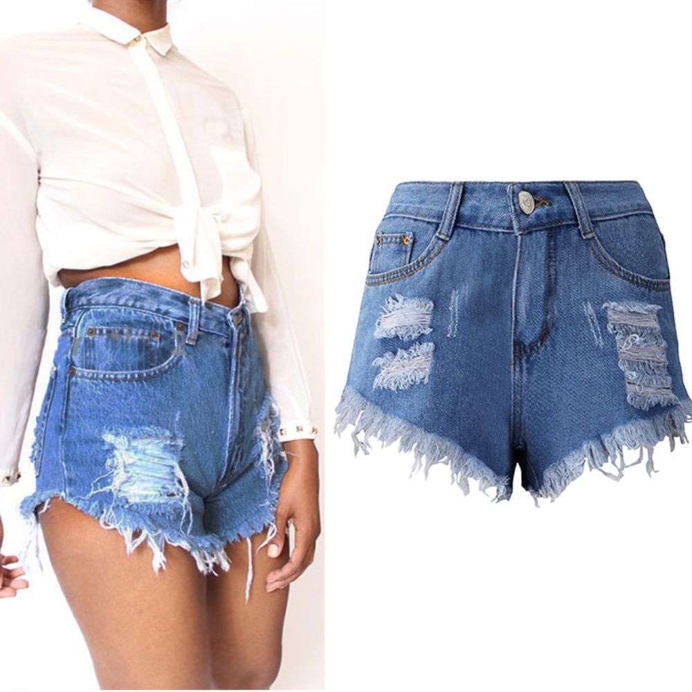 DISTRESSED DENIM SHORT SHORTS